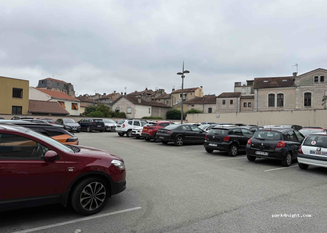 (46000) Cahors - 175 Rue Emile Zola — foto