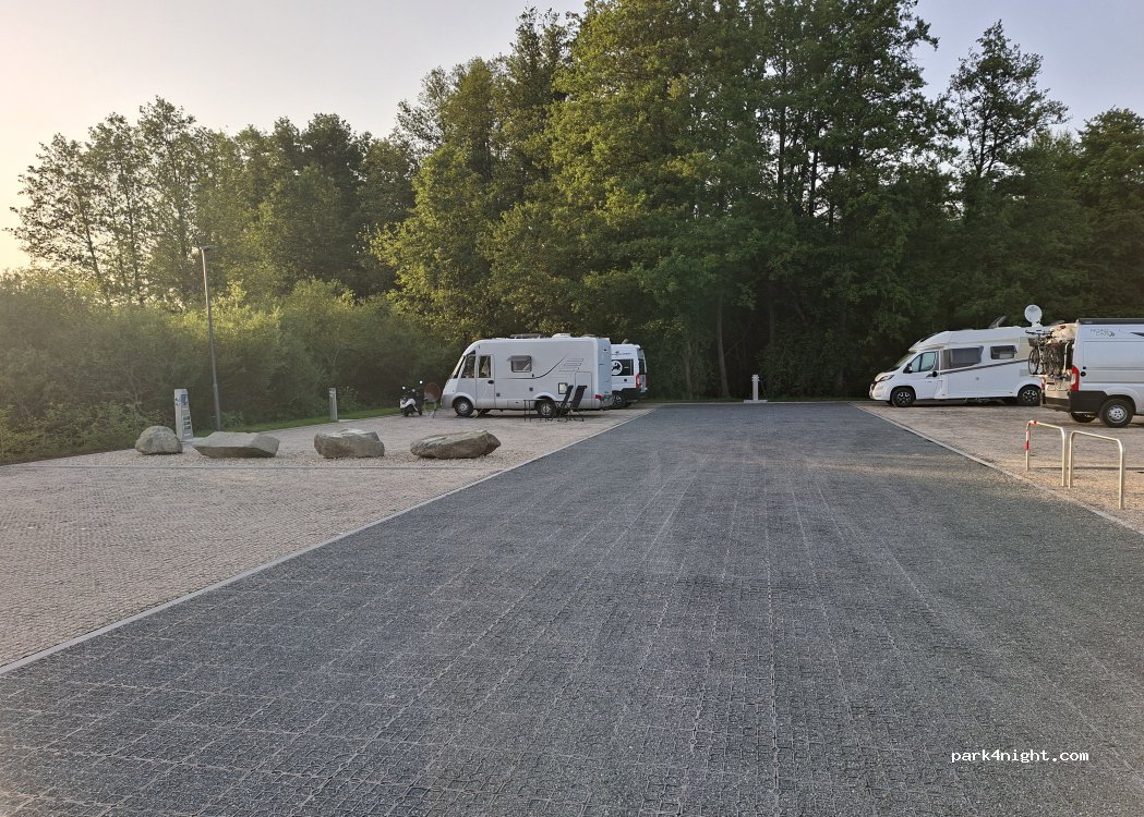 Wohnmobil-Stellplatz 2 An der Rößlermühlstraße — foto