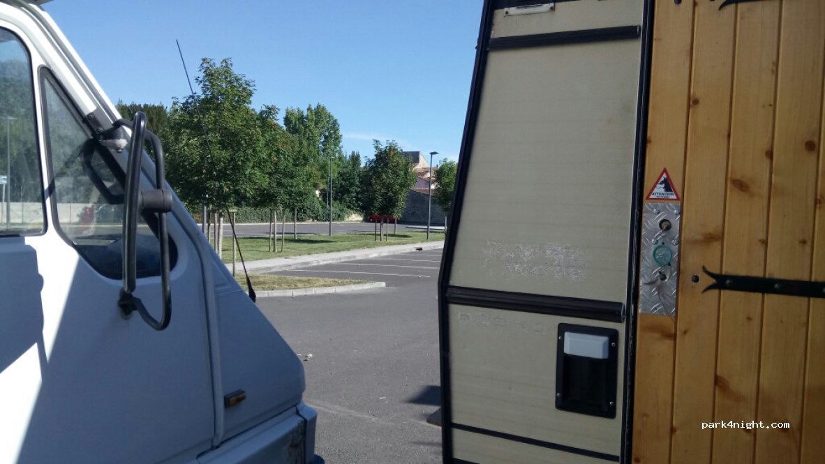 (33340) Lesparre-Médoc - 24 Rue Eugène Marcou — foto 2