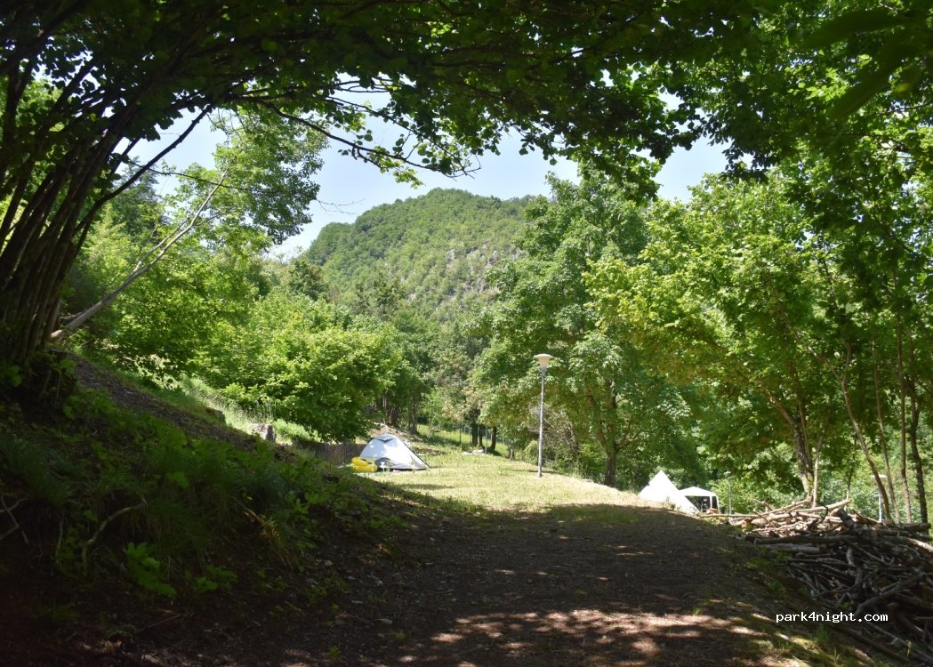 Camping a'Zania on TOP of Mountains — foto