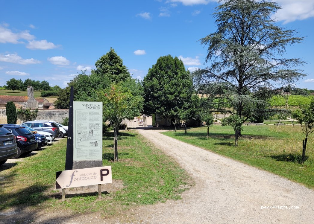 (17770) Saint-Bris-des-Bois - 1 Abbaye de Fontdouce — foto 2