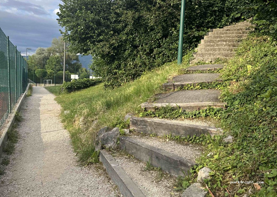 (74800) La Roche-sur-Foron - 281 Faubourg Saint-Martin — foto 4
