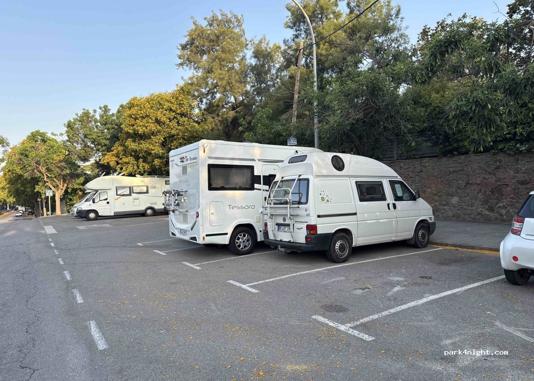 (08950) Esplugues de Llobregat - 3 Avinguda de la Mestra Dolors Barceló — foto 4