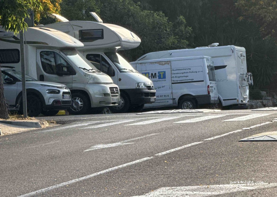 (08950) Esplugues de Llobregat - 3 Avinguda de la Mestra Dolors Barceló — foto 5