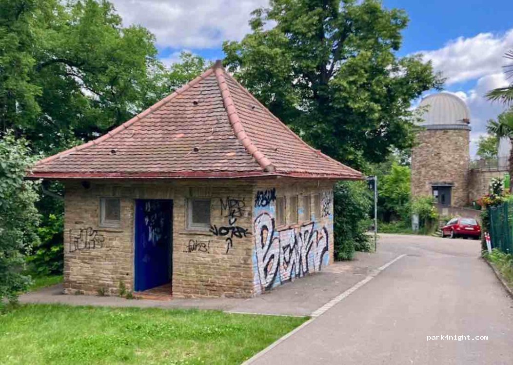 (70188) Stuttgart - 44 Zur Uhlandshöhe — foto