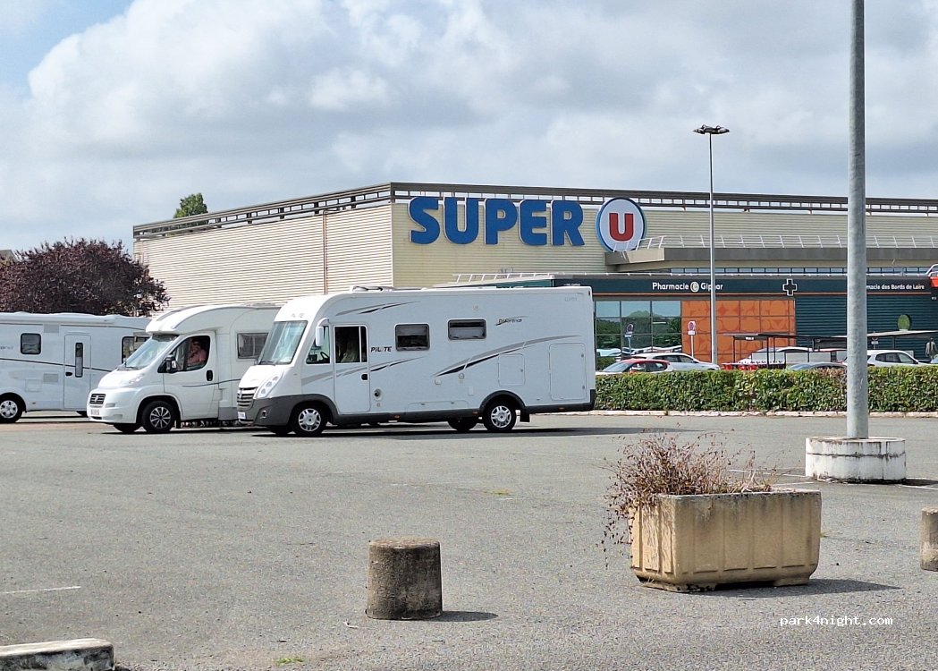 (58400) La Charité-sur-Loire - 138 Avenue Maréchal Leclerc — foto 4