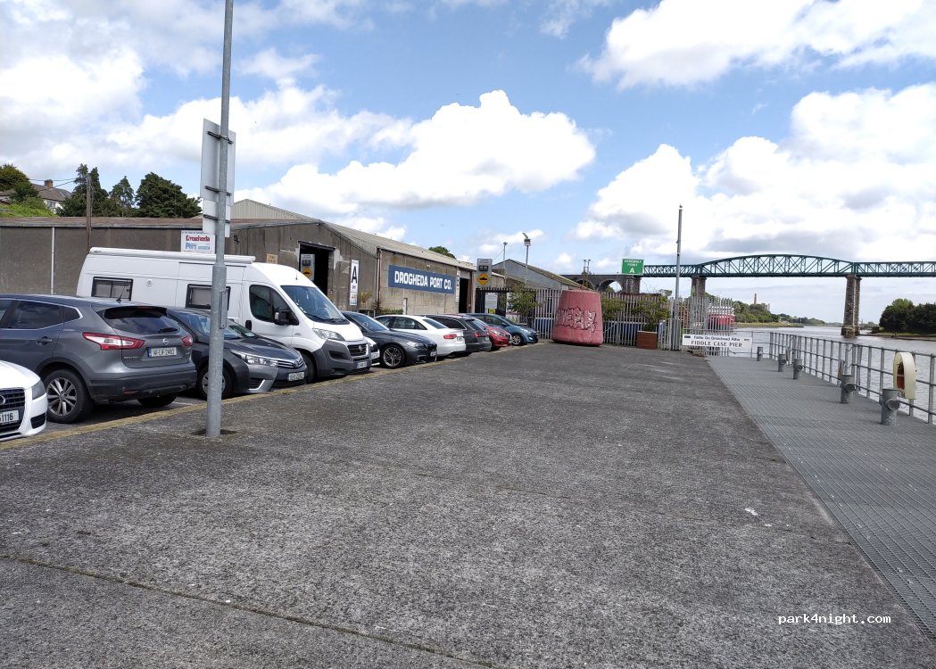(A92 EF64) Drogheda - 8 Merchant's Quay — foto