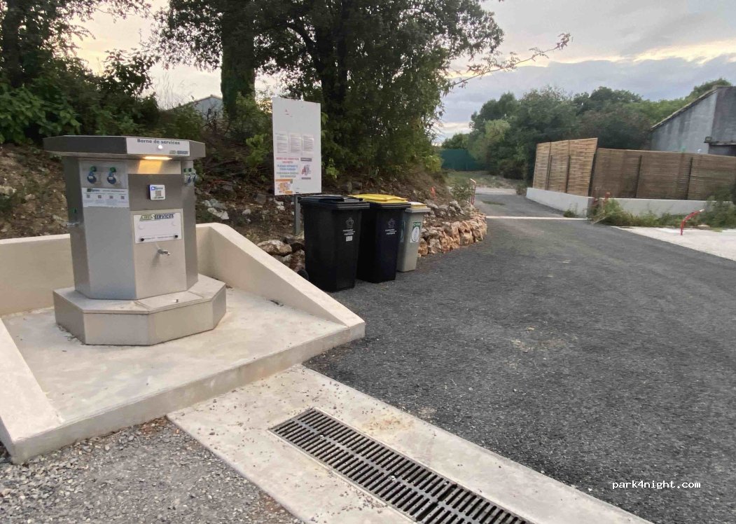 (34160) Montaud - 1 Place du Vieux Château — foto 3