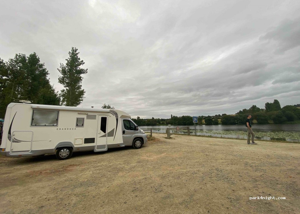 (53200) Ménil - Chemin de Halage Sud — foto 3