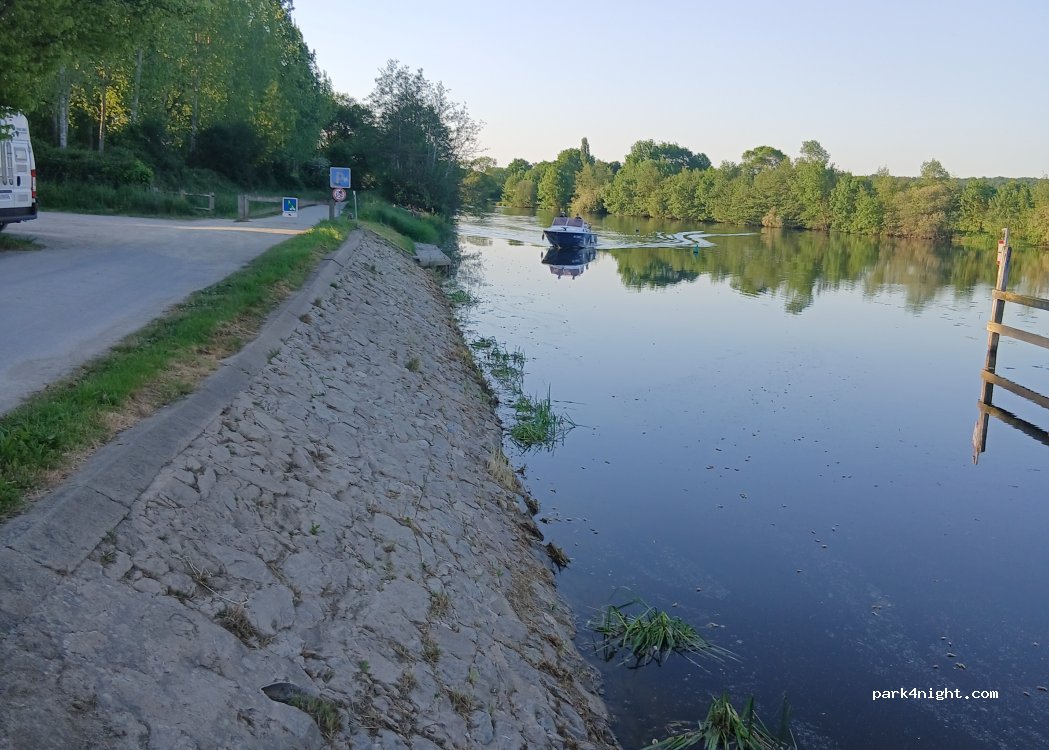 (53200) Ménil - Chemin de Halage Sud — foto 4