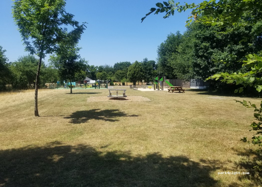 (35890) Bourg-des-Comptes - 9 Rue du Camping — foto 2