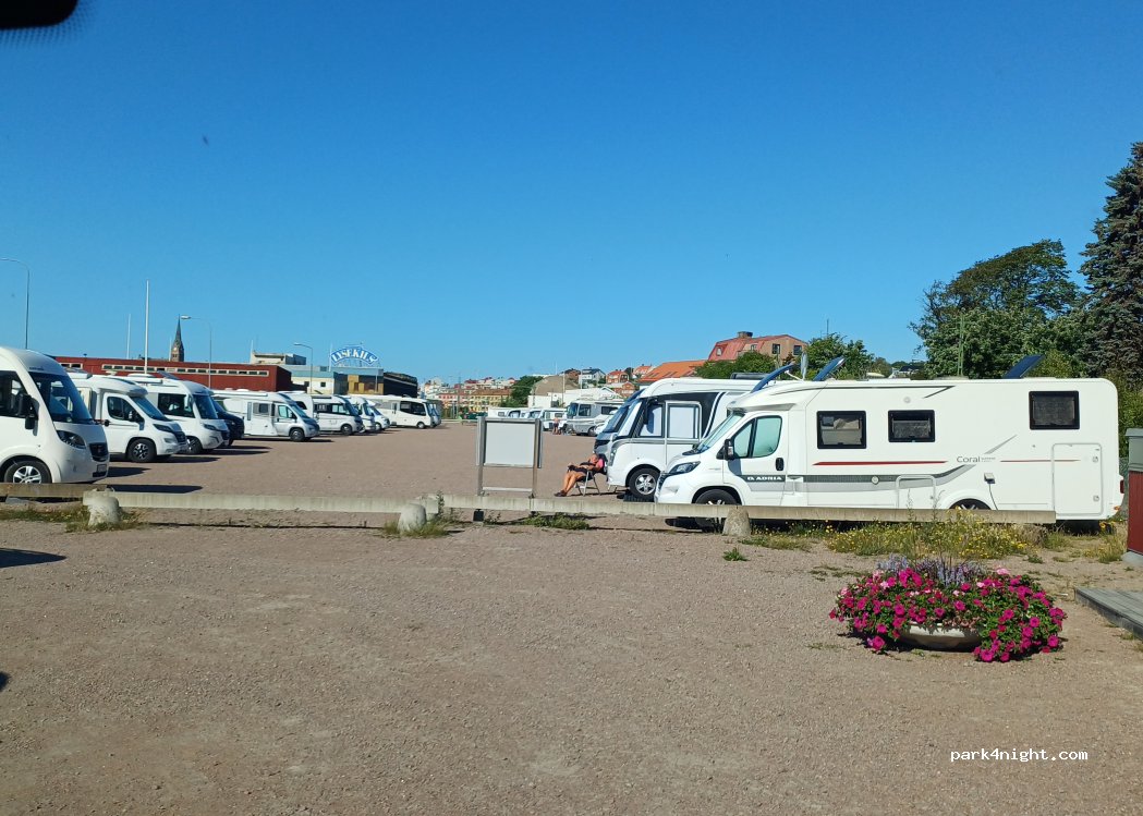 (453 37) Lysekil - 61 Landsvägsgatan — foto 2