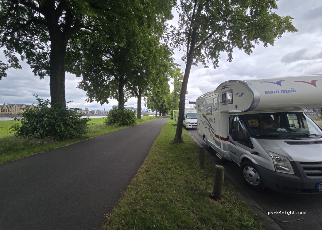 (50679) Köln - 18 Alfred-Schütte-Allee — foto