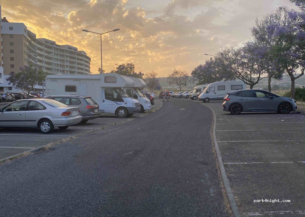 (2670-579) Loures - 37 Alameda Dom João II — foto 4