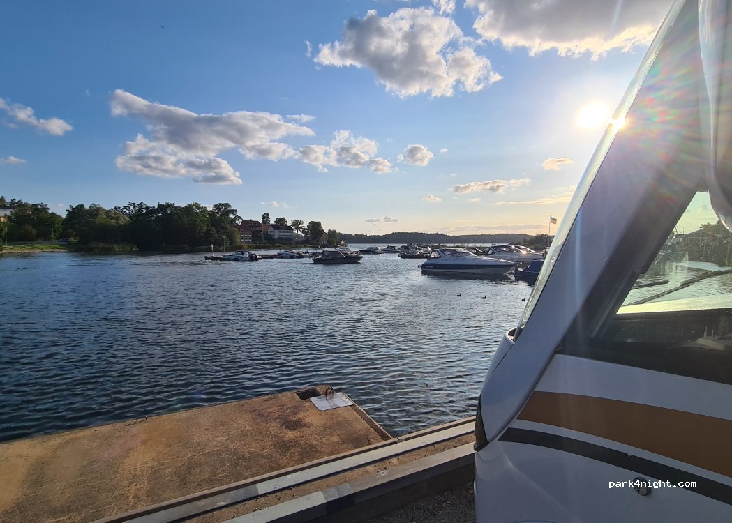 (181 31) Lidingö - 19 Islinge hamnväg — foto 3