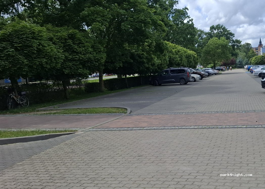 (19-300) Ełk - 1 Parkowa — foto