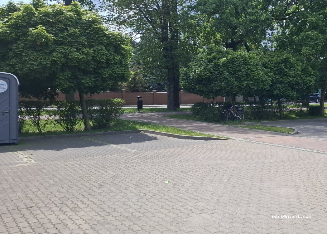 (19-300) Ełk - 1 Parkowa — foto 2