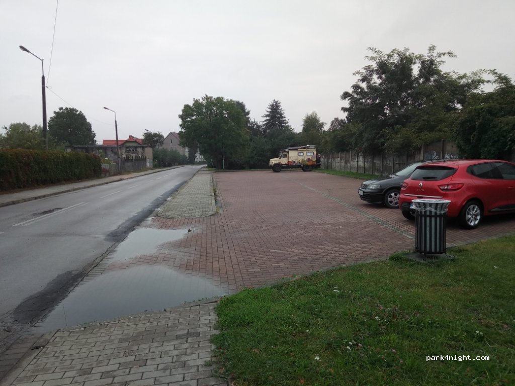 (32) Oświęcim - 16 Stefana Jaracza — foto
