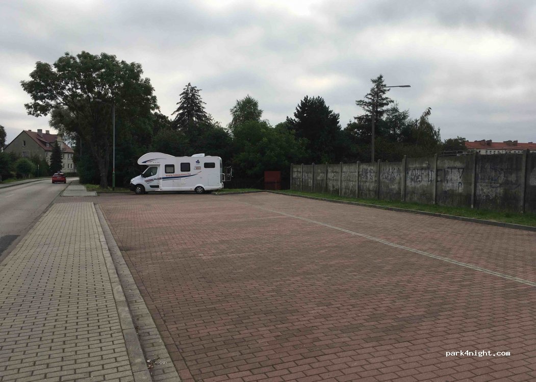 (32) Oświęcim - 16 Stefana Jaracza — foto 3