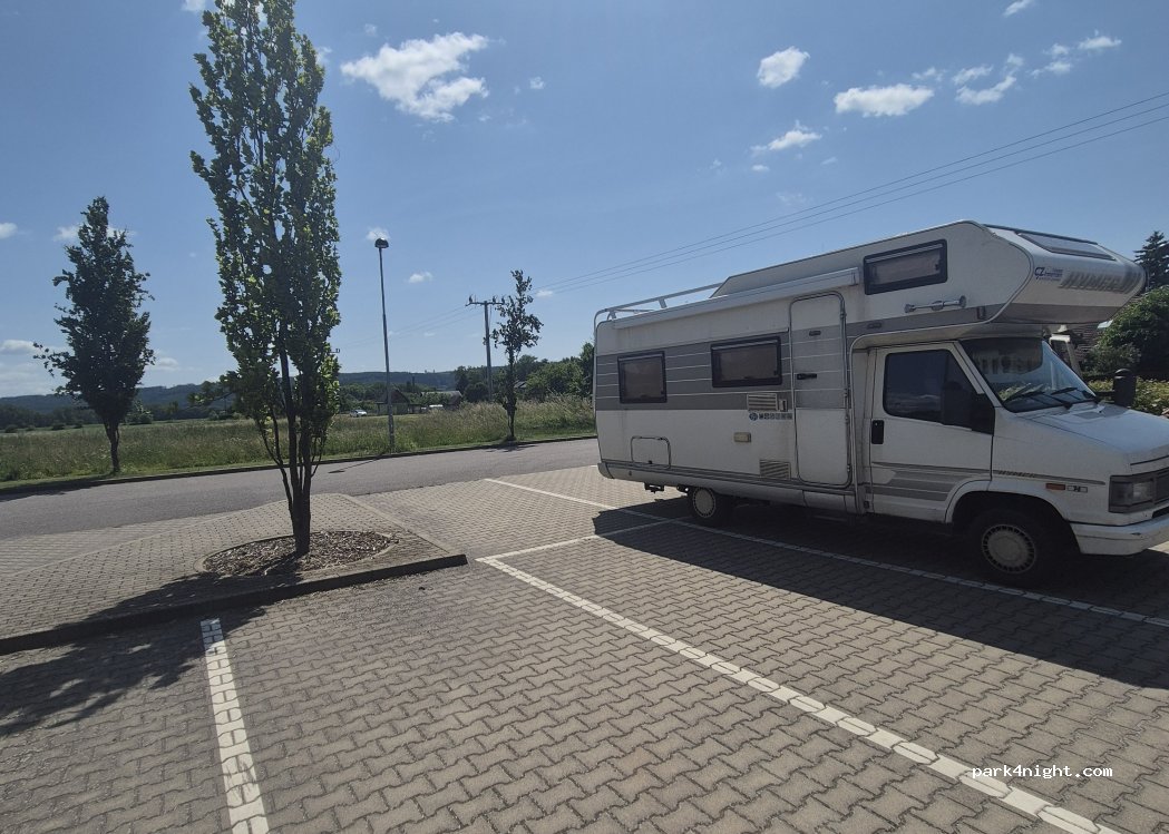 (507 81) Lázně Bělohrad - Vachkova — foto 2