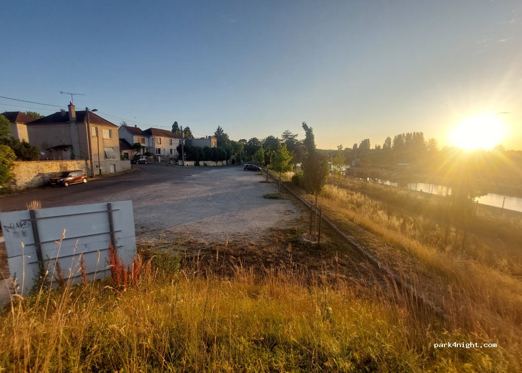 (77590) Bois-le-Roi - 54 Quai Olivier Métra — foto 2