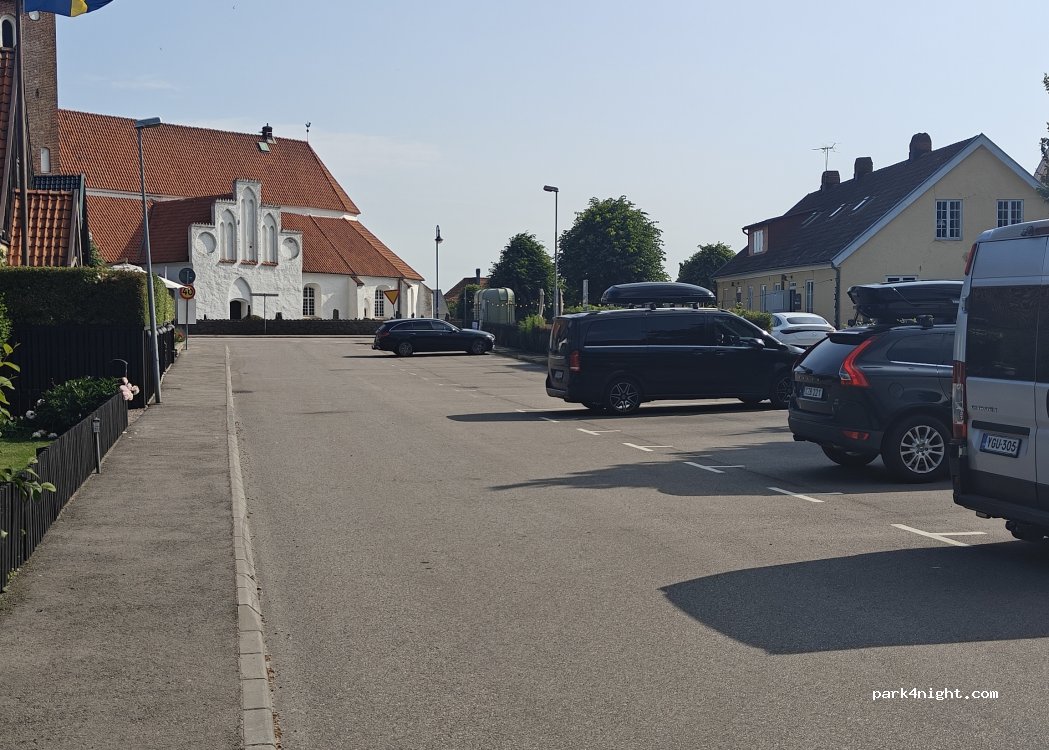 (269 35) Båstad - 6 Munkgatan — foto 2
