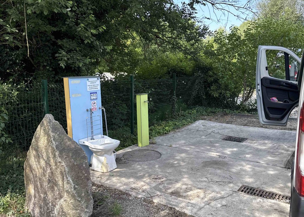 (68116) Guewenheim - 4 Rue du Commandant Charpy — foto