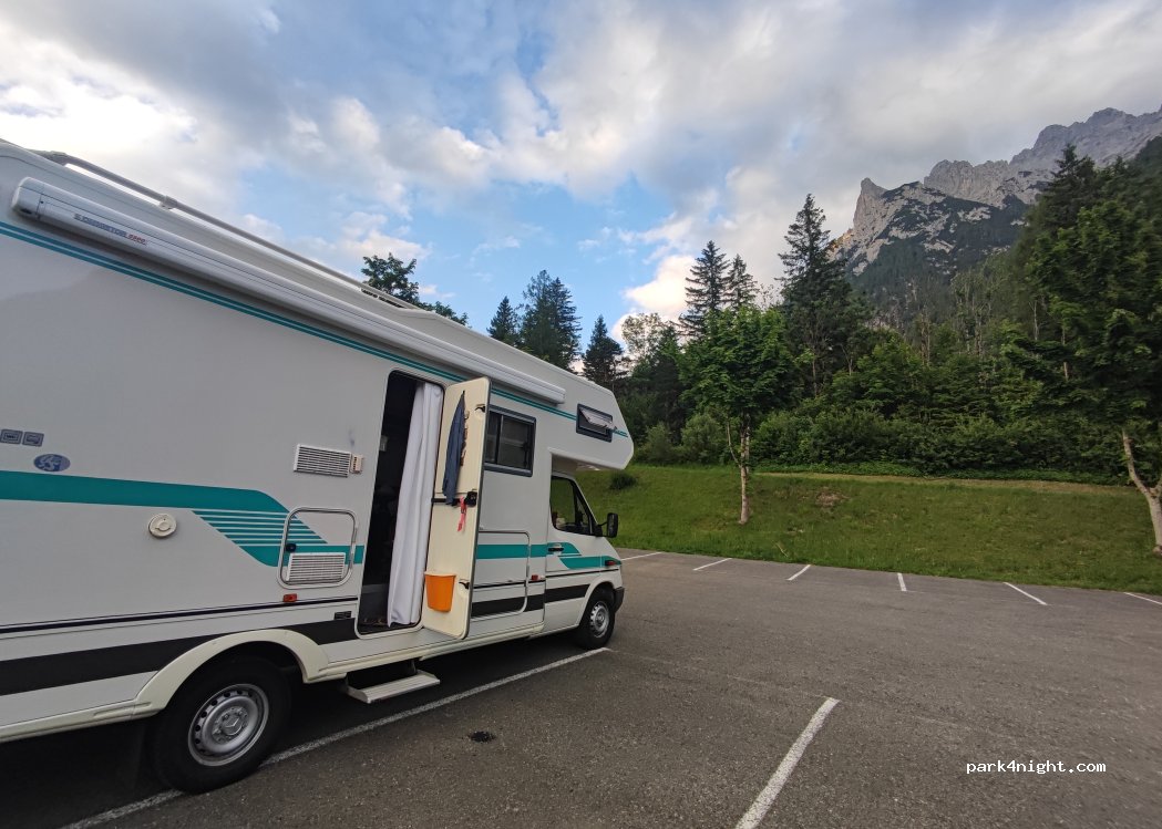 (82481) Mittenwald - 1 Alpenkorpsstraße — foto