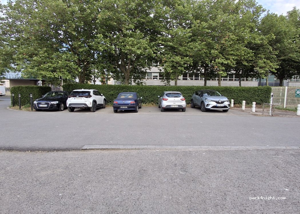 (59140) Dunkerque - 114 Rue de l'Amiral Ruyter — foto 2