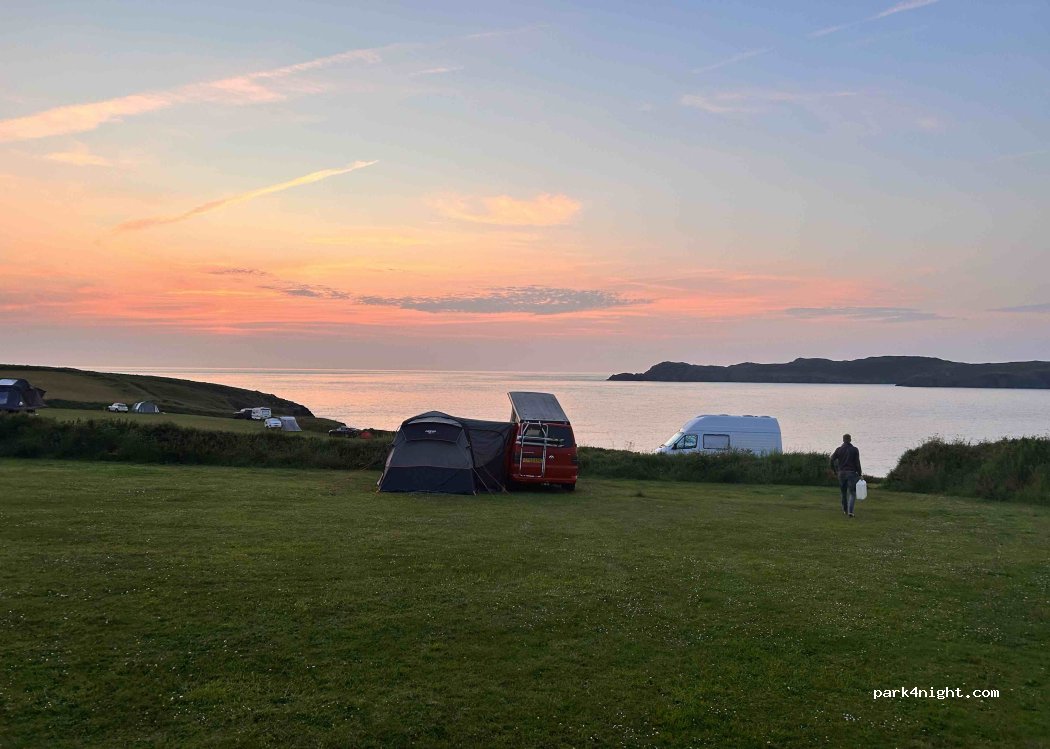 Pencarnan Farm Camping & Caravan Park — foto