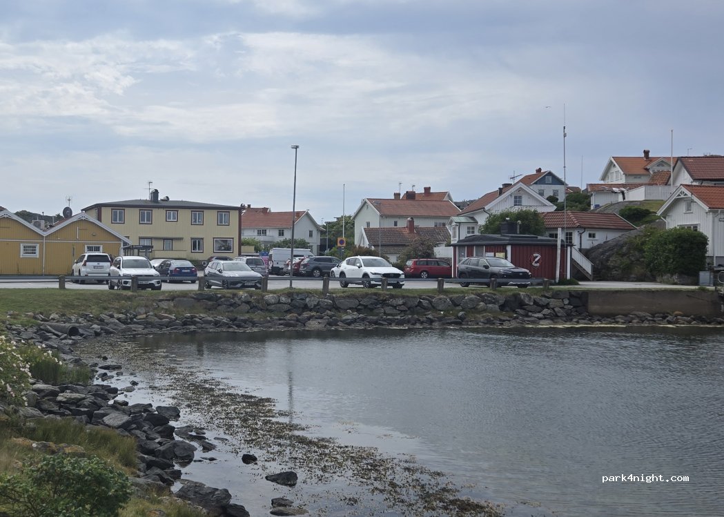 (474 31) Ellös - Rosenlundsvägen — foto