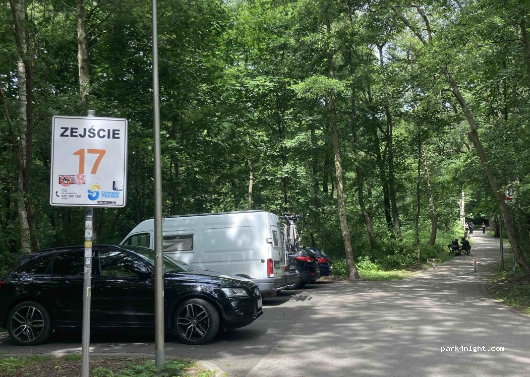 (78-111) Ustronie Morskie - 12 Marynarki Wojennej — foto