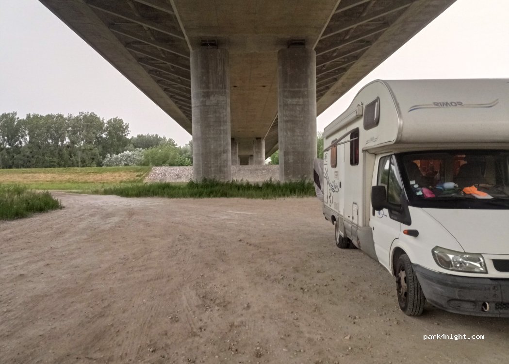 (821 06) Podunajské Biskupice - Lužný most — foto