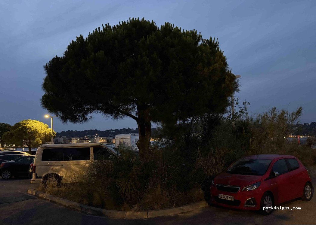 (83500) La Seyne-sur-Mer - 322 Avenue Jean-Baptiste Mattei — foto 3
