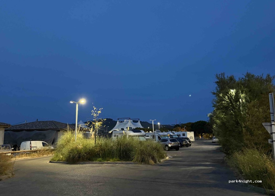 (83500) La Seyne-sur-Mer - 322 Avenue Jean-Baptiste Mattei — foto 5