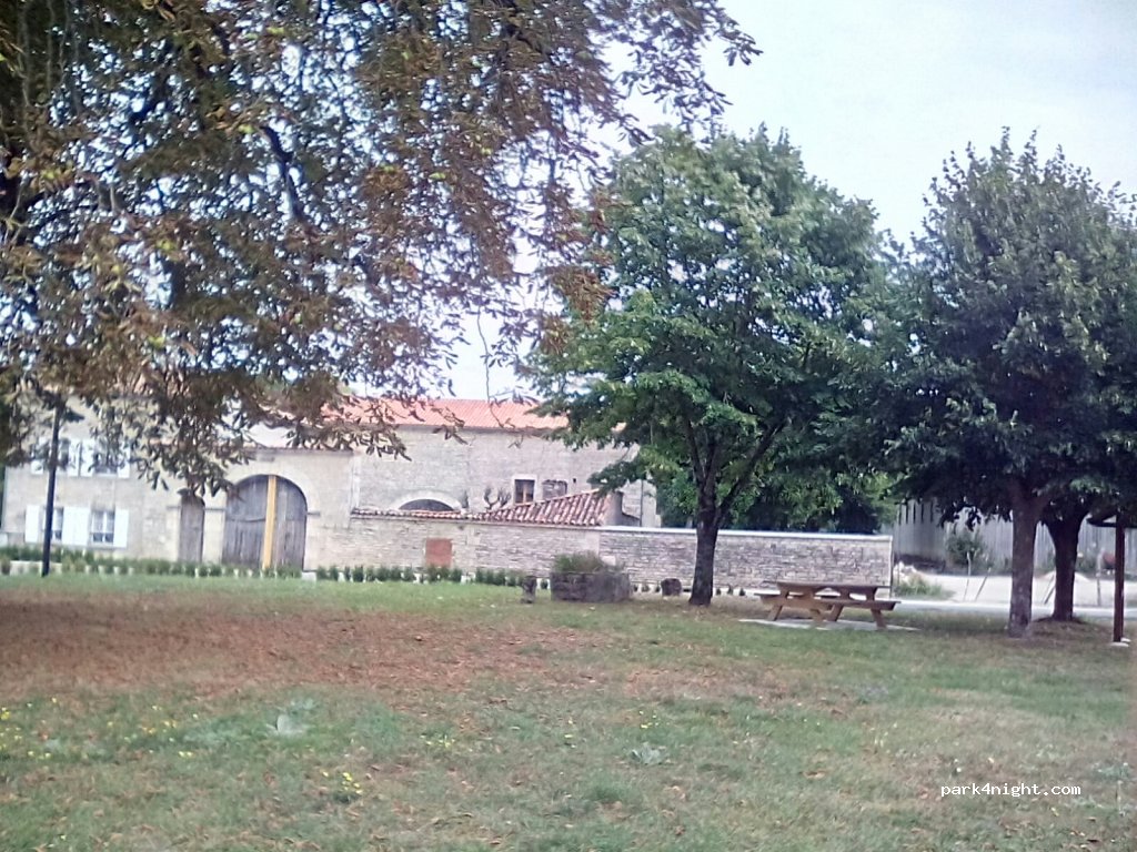 (16140) Tusson - 30 D736 — foto