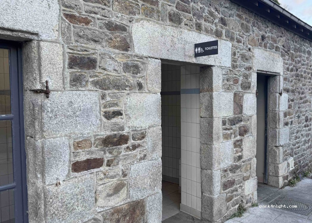 (22100) Dinan - 6 Bis Rue du Port — foto