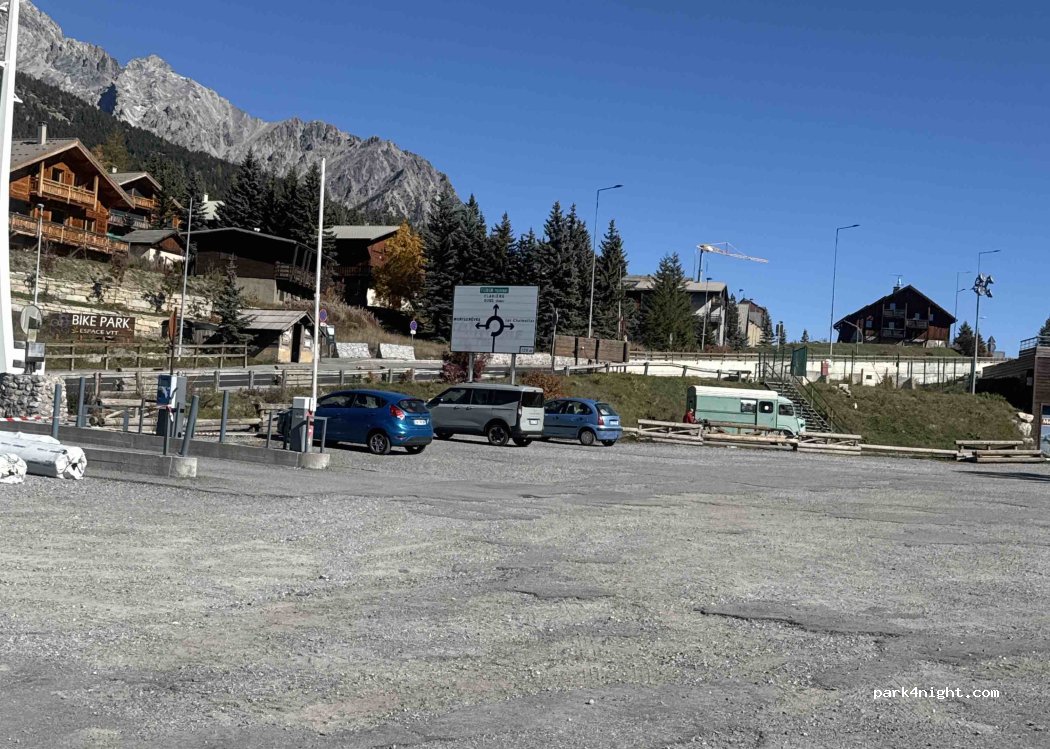(05100) Montgenèvre - 387 Route de France — foto 3