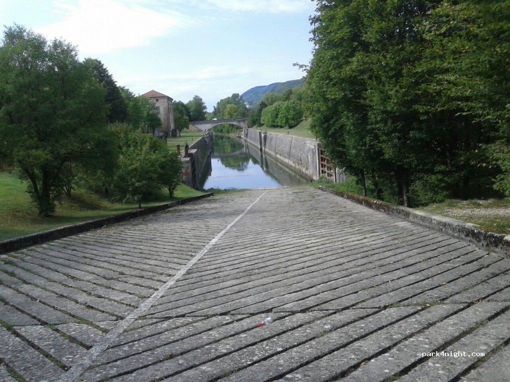 (38390) Porcieu-Amblagnieu - La Serre — foto 2