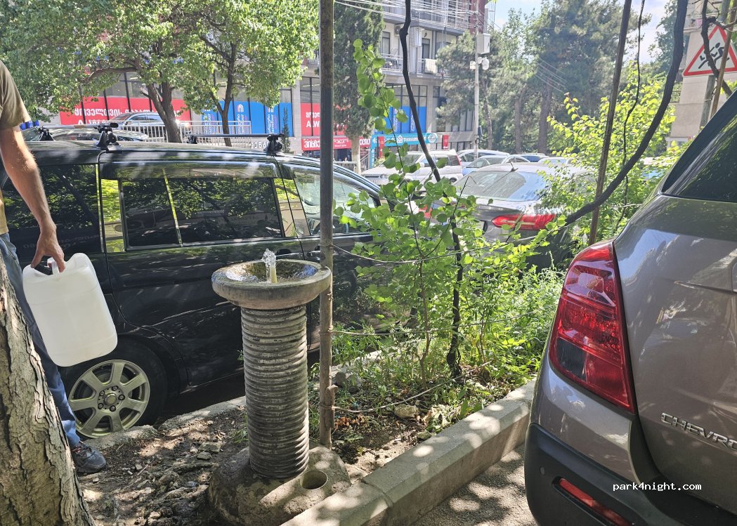 (0162) T'bilisi - Ramaz Chkhikvadze St — foto