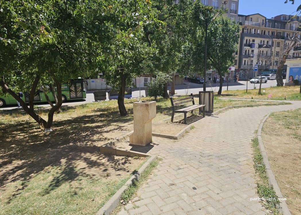 (0114) T'bilisi - №75 Mirian Mepe Street — foto