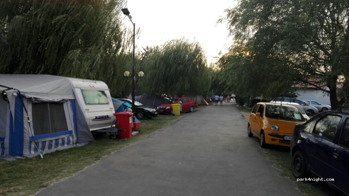 Camere de inchiriat Camping S — foto