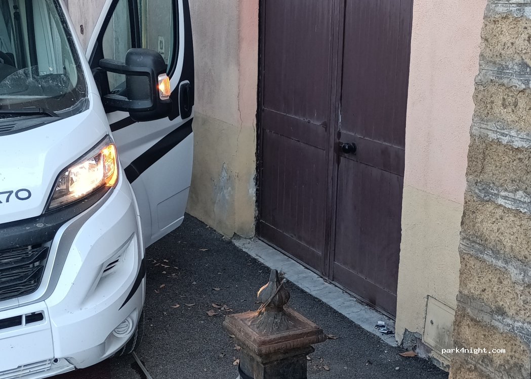 (01010) Marta - 149 Via Capodimonte — foto