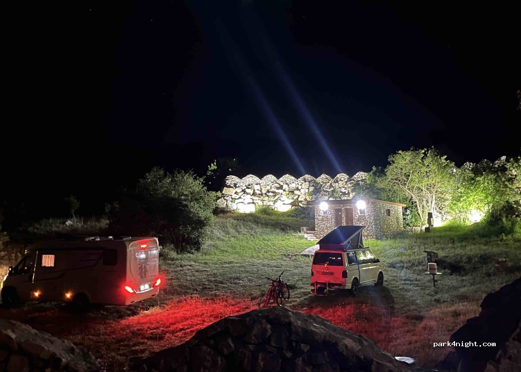 Camp kuca — foto