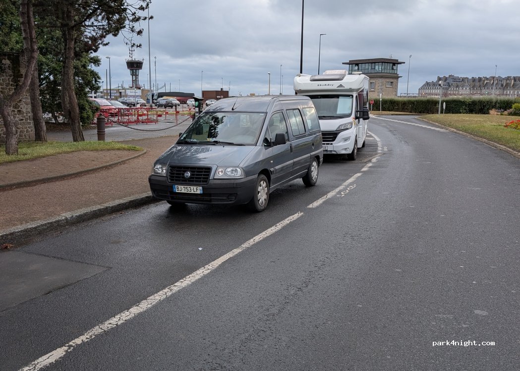 (35400) Saint-Malo - 18 Chaussée Eric Tabarly — foto 2