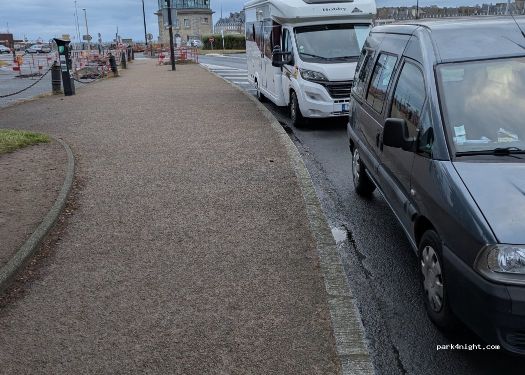 (35400) Saint-Malo - 18 Chaussée Eric Tabarly — foto 3