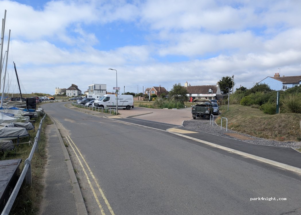 (IP11 9RZ) Felixstowe - Ferry Road — foto 4