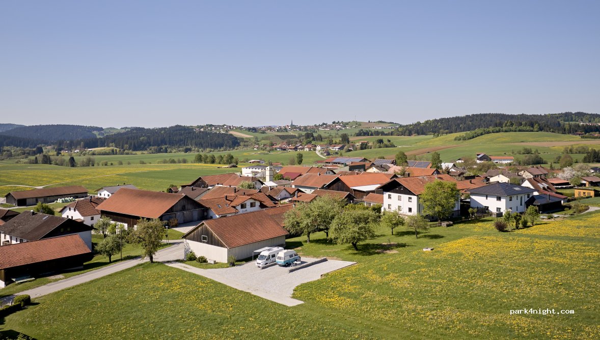 Naturnahes Campen auf dem Naderhirn-Hof — foto