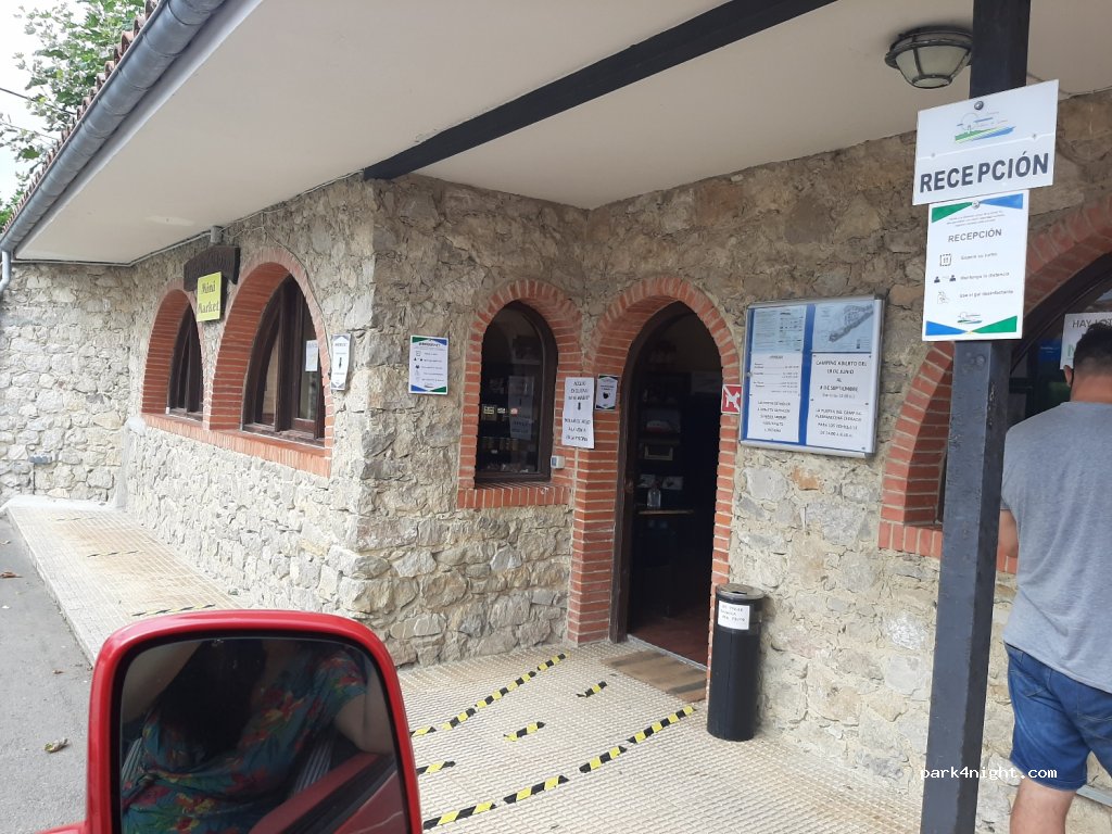 Camping Palacio De Garaña — foto