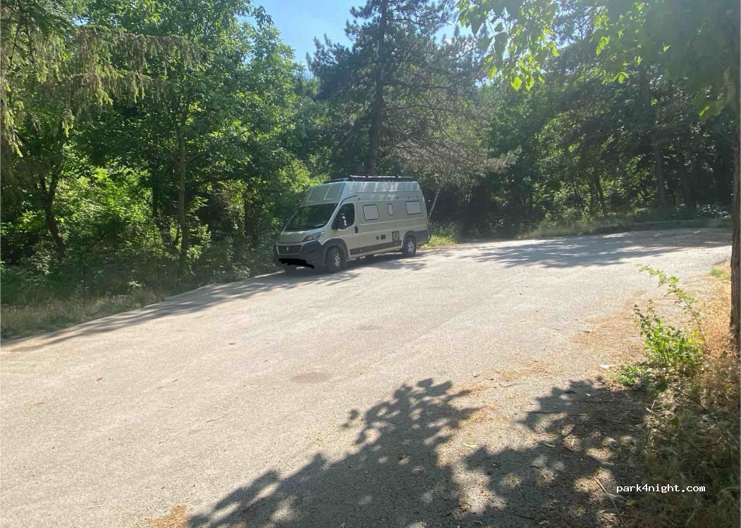 (5282) Tsarevets - Unnamed Road — foto